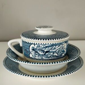 LAST CHANCE DONATING Vintage midcentury China saucer set